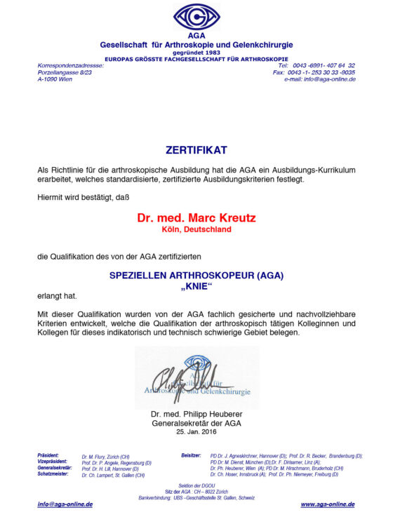 „Zertifikat Spezieller Arthroskopeur Knie“ der Gesellschaft für Arthroskopie und Gelenkchirurgie (AGA).